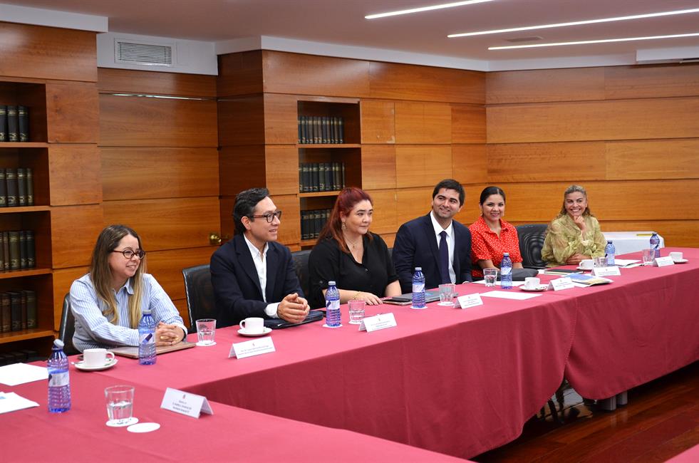 Asistentes a la escuela durante la intervención de los ponentes
